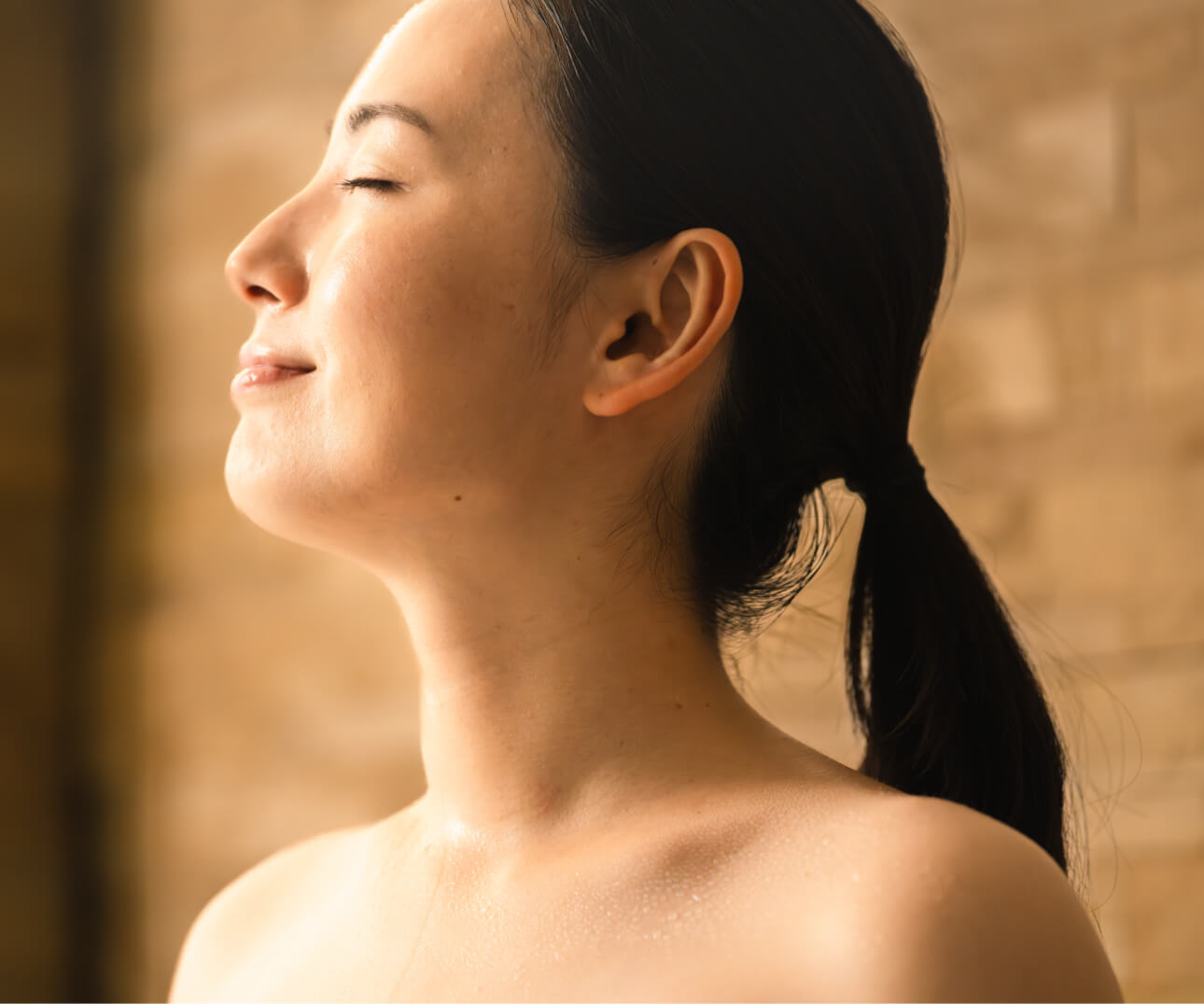 サウナに入る人